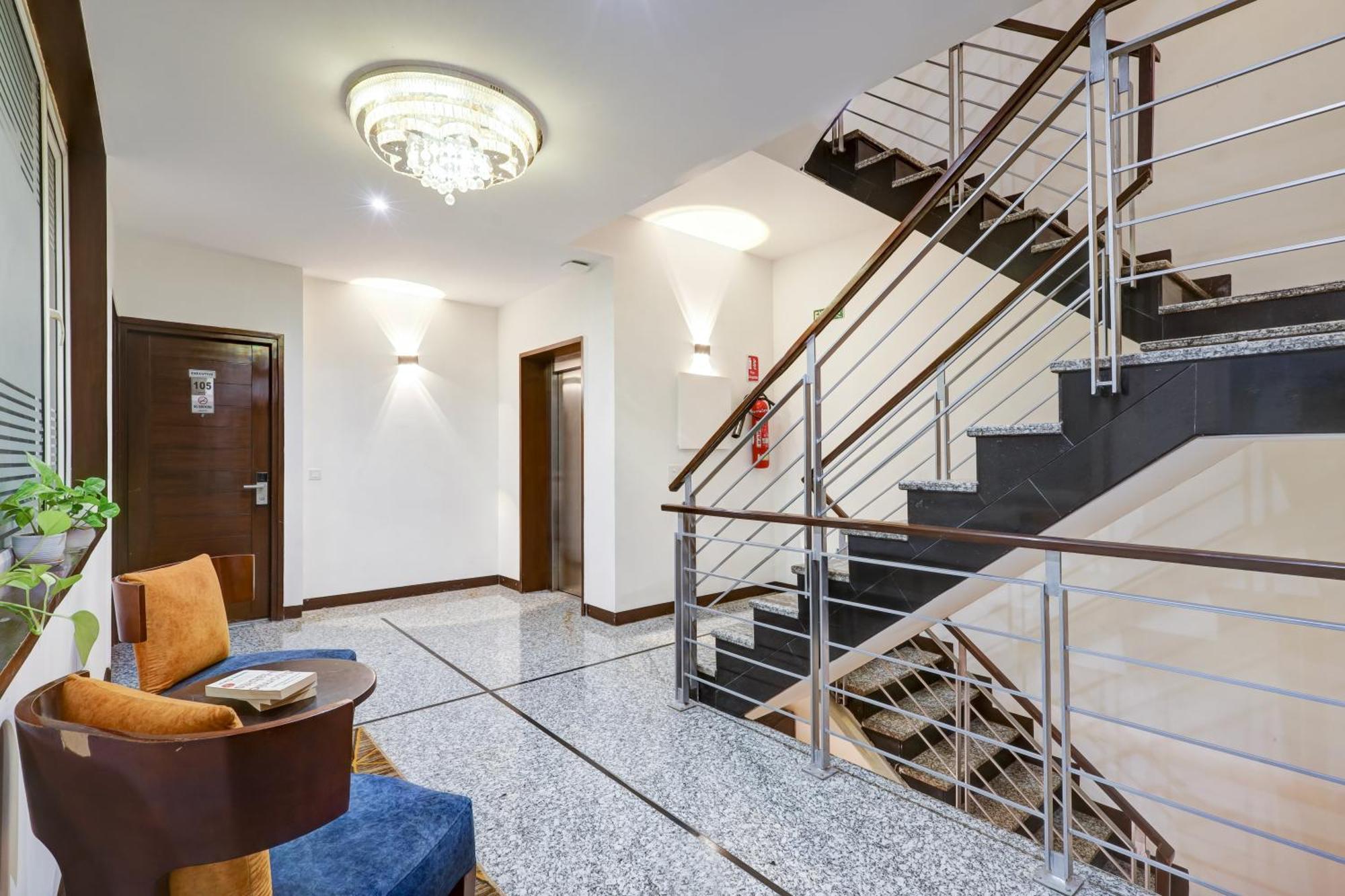 Hotel 91 Golf Course Road Gurgáon Kültér fotó